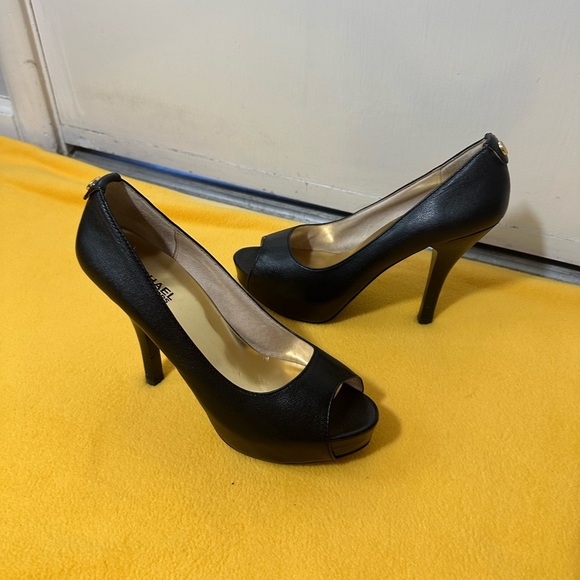 Michael Kors Black Peep Toe Heels size 7 1/2 - Picture 4 of 8